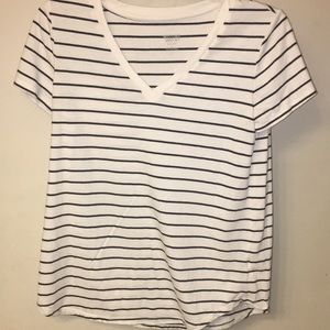 Black and white t shirt